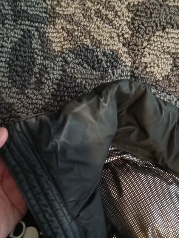 Columbia Black Puffer Vest with "On The Dot" Detail Omni Heat Insulated Vest W - Image 10