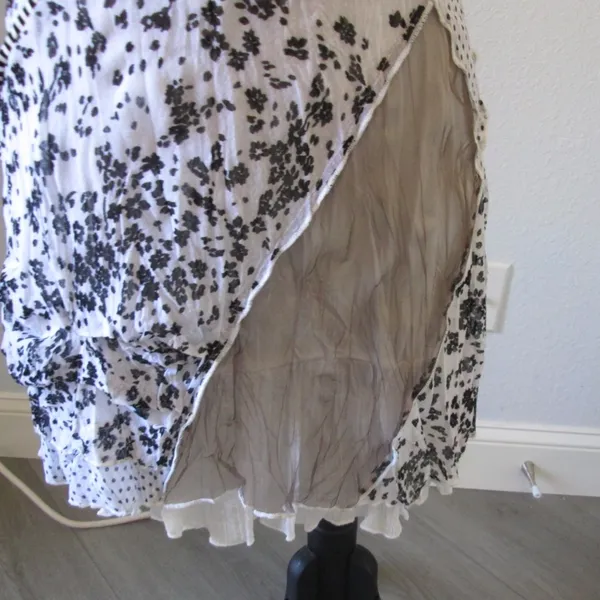 Fleur de Lis Dress -- Size Lg. - Image 3
