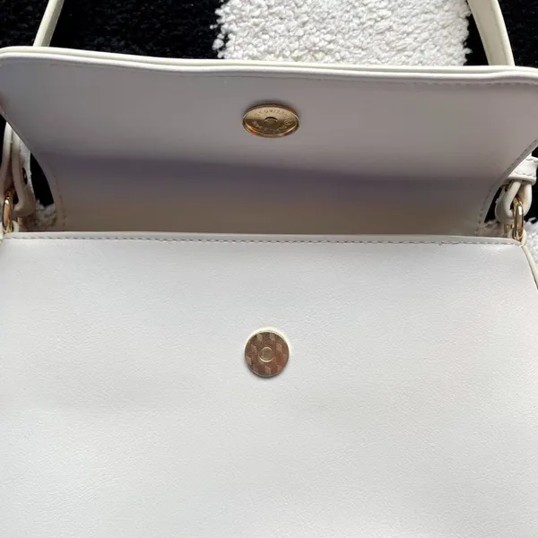 Cluci Vegan Leather White Hobo Shoulder Bag NWOT - Image 4