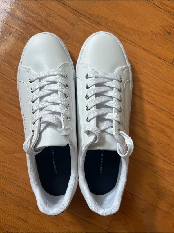 Brand new Tommy Hilfiger Women Sneakers size 7.5 - Image 5