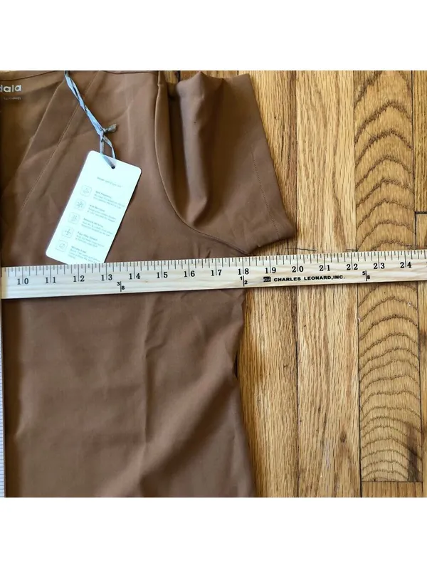 Mandala NWT Camel One Pocket Short Sleeve V-Neck Scrub Top Size XS - Image 6