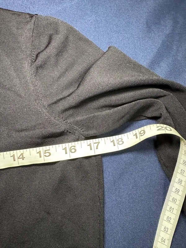 CH Carolina Herrera Black Bow Contrast Trim Knit Top M Quiet Luxury - Image 8