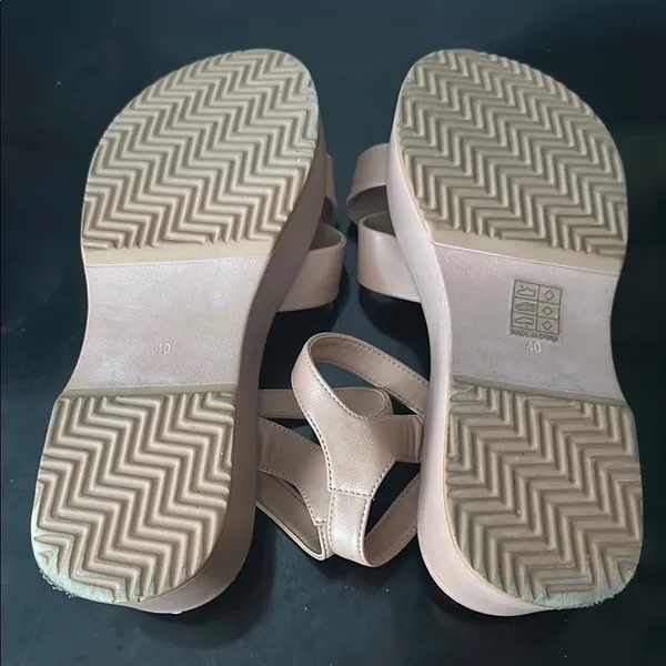 Seaside Brand Tan Sandals Minimalist Flatform Design 40 - Image 4