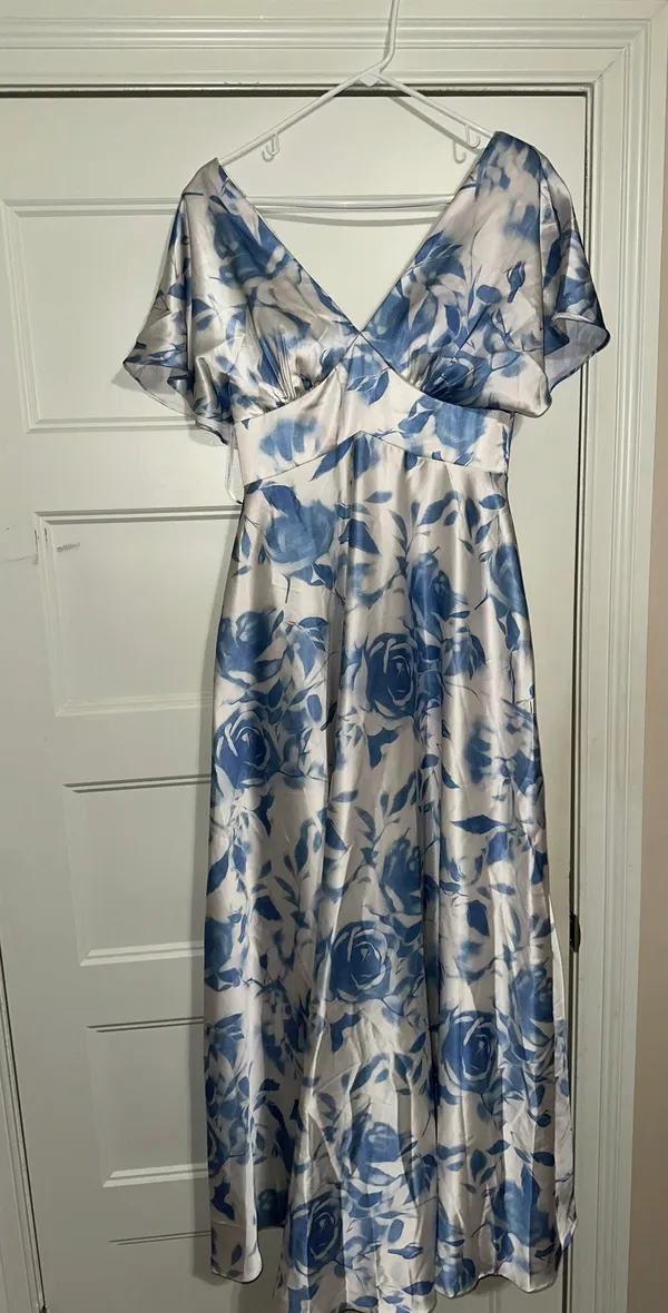 AW Bridal Dress Size M - Image 3