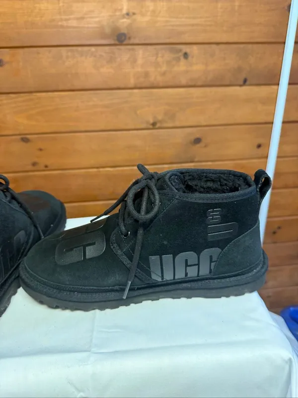 UGG Neumel Scatter Graphic boots, black suede embossed logo Sz 9 - Image 5