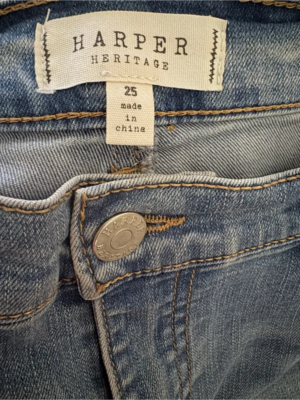 Harper Women's Slim Straight Jeans in Washed Blue - Image 3