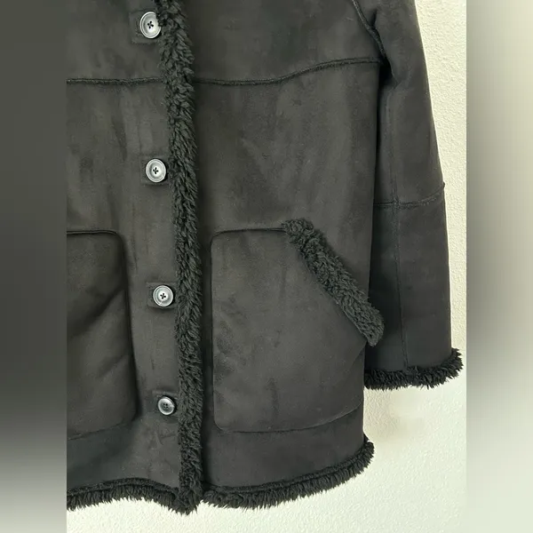 Aritzia wilfred free black catrina sherpa button down sz XS - Image 6