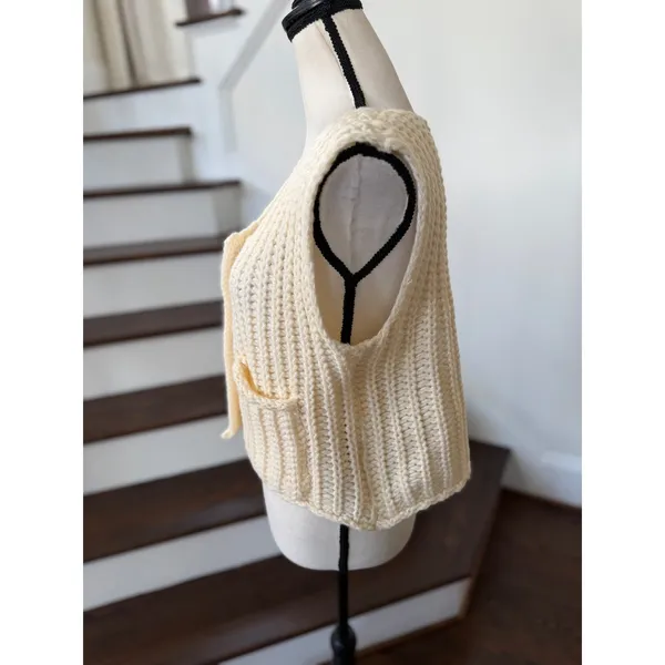 Chunky Cream White Knit Oversize Gold Button Sleeveless Sweater Vest - Image 4