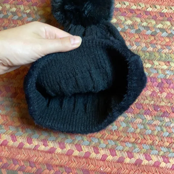 Nwot Black Pom Faux Fur Cable Knit Cc Beanie - Image 2