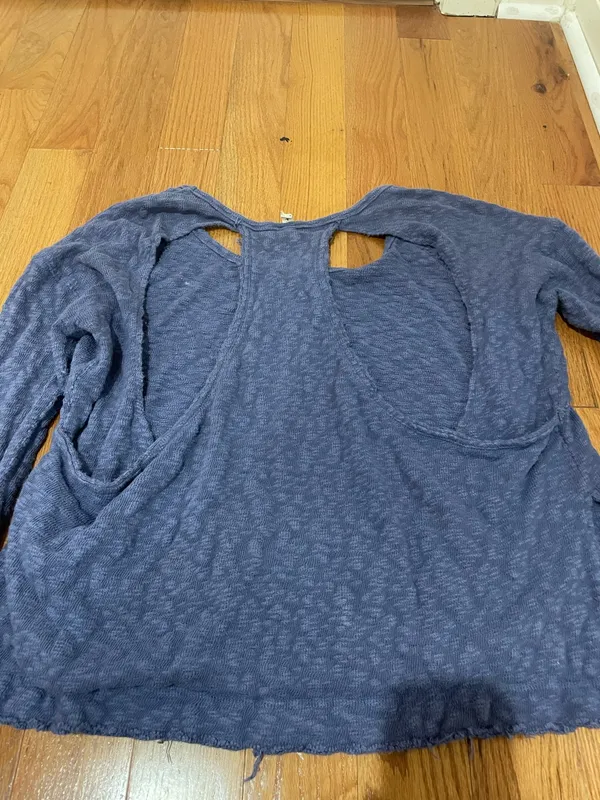 Free People Sweater Knit blue open back size medium - Image 2