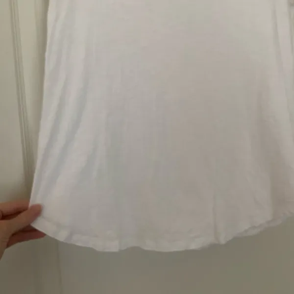 Abercrombie & Fitch Soft AF Essential V-neck tee - Image 3