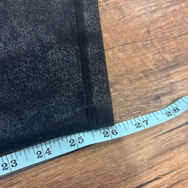 Offline by Aerie The Hugger Crossover High Waisted Crackle Legging Black Size M - Image 9