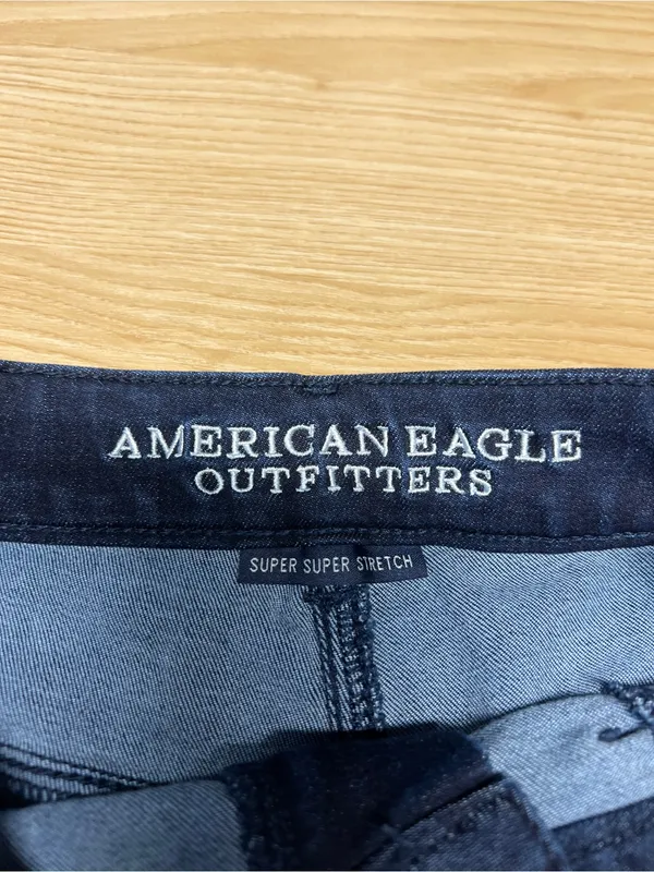 American Eagle Super Hi-Rise Shortie Dark Wash Stretch Denim Shorts Size 8 - Image 4