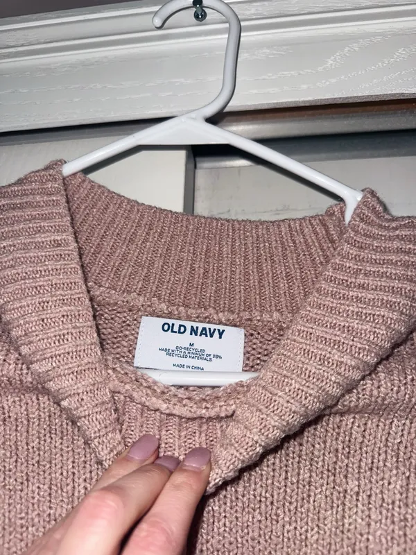 Old Navy Pink Sweater Women’s - Image 3