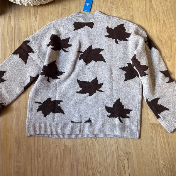 Cupshe Crewneck Sweater in  Leaf Pattern - Image 3
