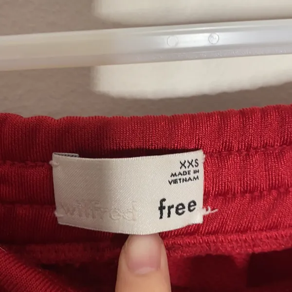 Aritzia Wilfred Free Shimada red track pants with ankle zip size XXS - Image 10