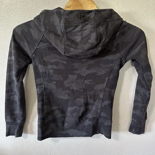 LULULEMON Size 6 Scuba Hoodie Light Cotton Fleece Incognito Camo Multi Gray - Image 4