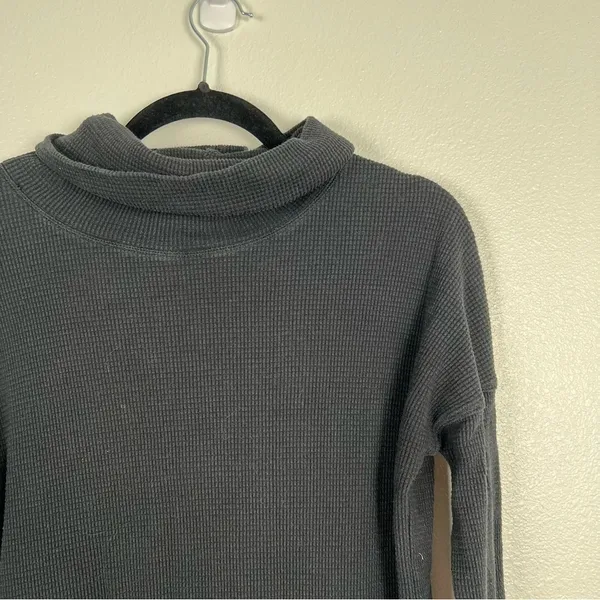ARITZIA The Group Babaton Waffle Knit‎ Long Sleeve Turtleneck Black Sz M - Image 2