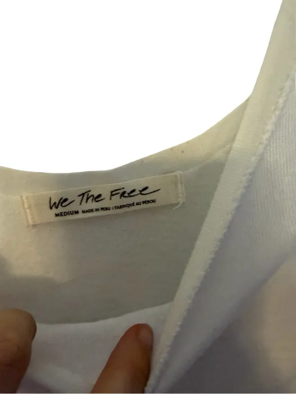 👕 We The Free Deep V Neck Oversized Tee‎ Medium Relaxed Casual Top 🤍 - Image 5