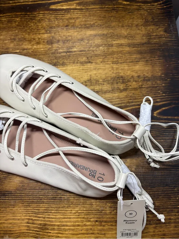 Time & tru beige lace up flats size 10 - Image 3