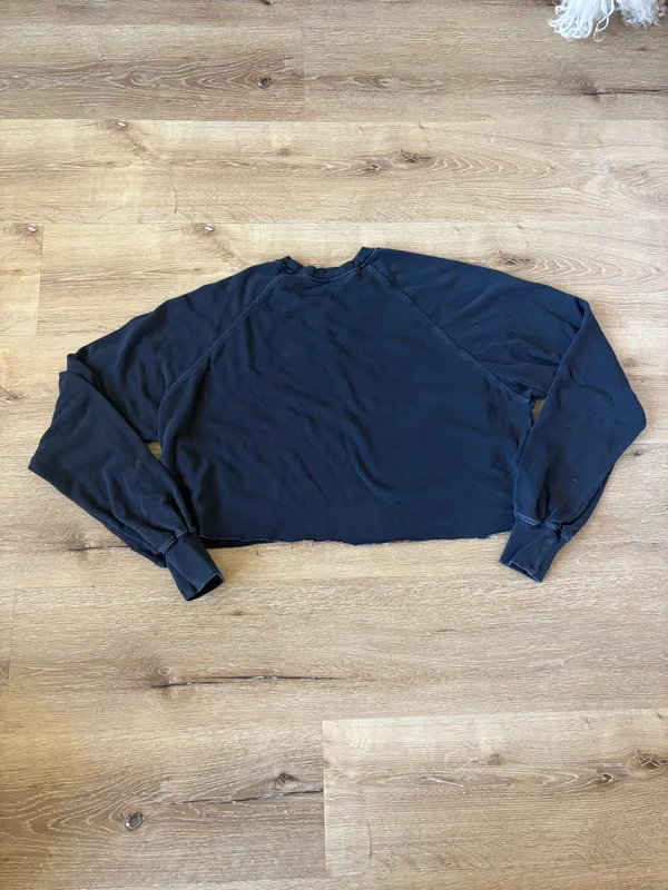 Double Zero Black Cropped Crewneck Sweatshirt - Image 6
