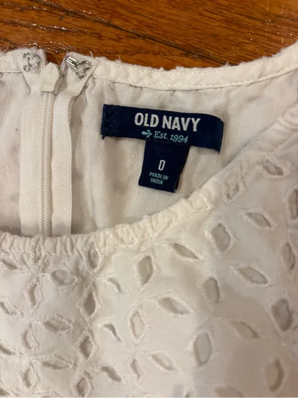 Old Navy White Eyelet Fit & Flare Dress Size 0 Bridal Shower Summer - Image 3