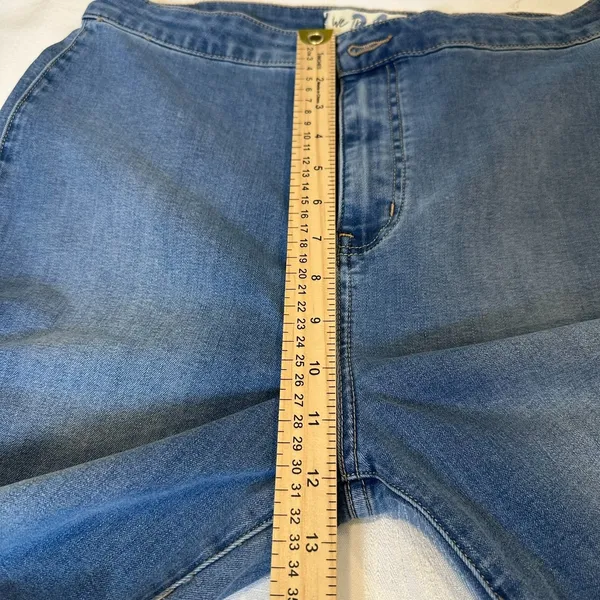 Free People Women's Size 31 Youthquake Crop Flare‎ Jeans Medium Wash - Image 8