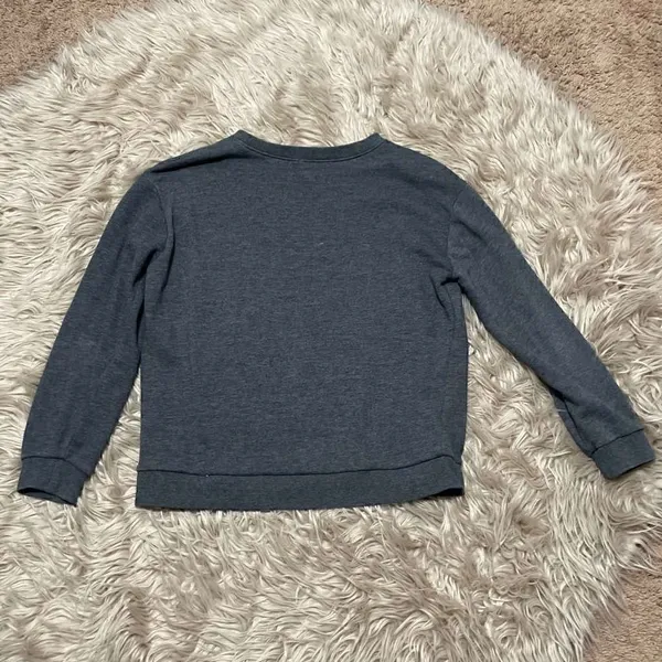 Forever 21 studded eagle sweatshirt medium - Image 4