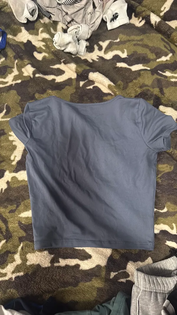 Hollister Cropped Top - Image 2