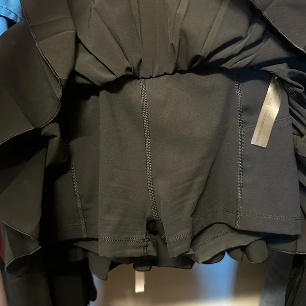 Aritzia TnAction skirt - Image 3