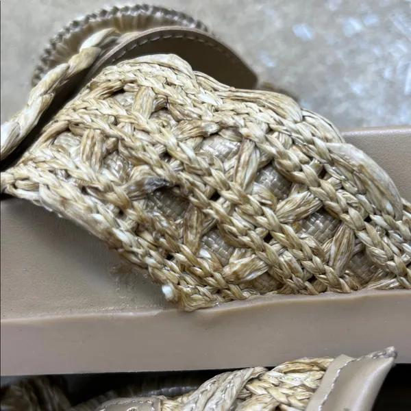 Marc Fisher Welti Rattan Crossover Sandals Size: 6 - Image 5