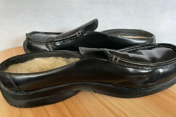UGG Classic Clog Slip On Black Leather Size 8 - Image 8