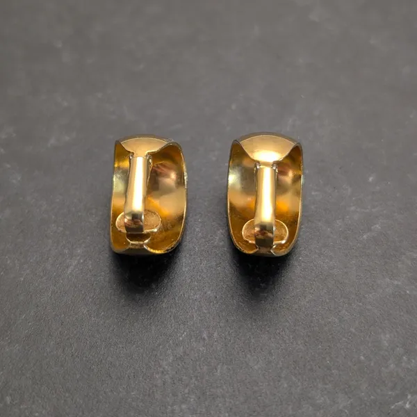 Vintage Clip On Earrings Stylish Mirrored Gold Tone Elongated Hoops 7/8" - Image 2