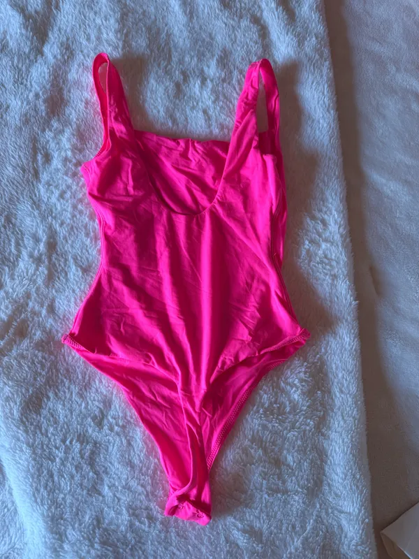 Hot Pink SKIMS Bodysuit - Image 2