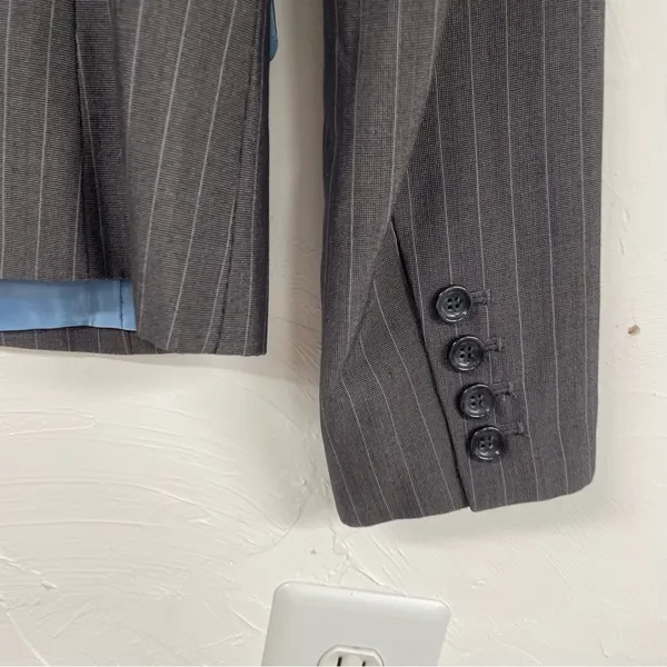 Ann Taylor Grey Pinstripe Women Blazer Jacket 4 Button Down Dark Academia Preppy - Image 9