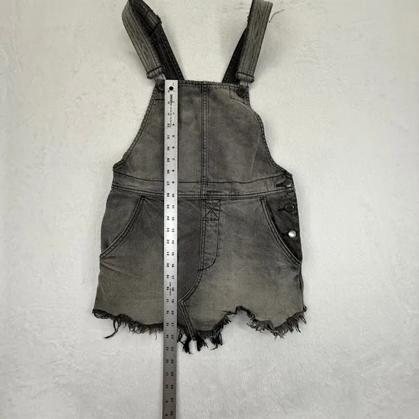 Free People Women's Denim Overalls Dress Gray Frayed Hem Mini‎ Skirt Size 0 - Image 3