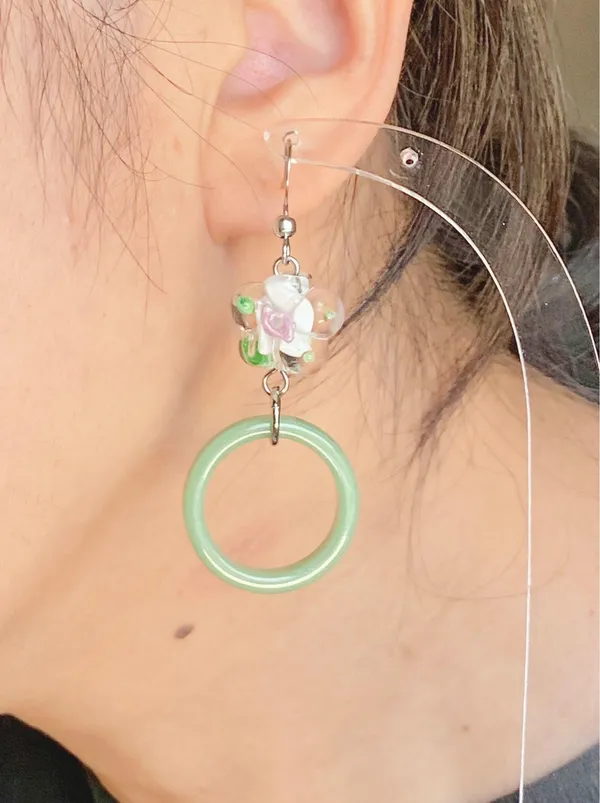 Handmade flower glass beads & green circle hoop unique fairy cottage retro style dangle earrings 🌼💚 - Image 7