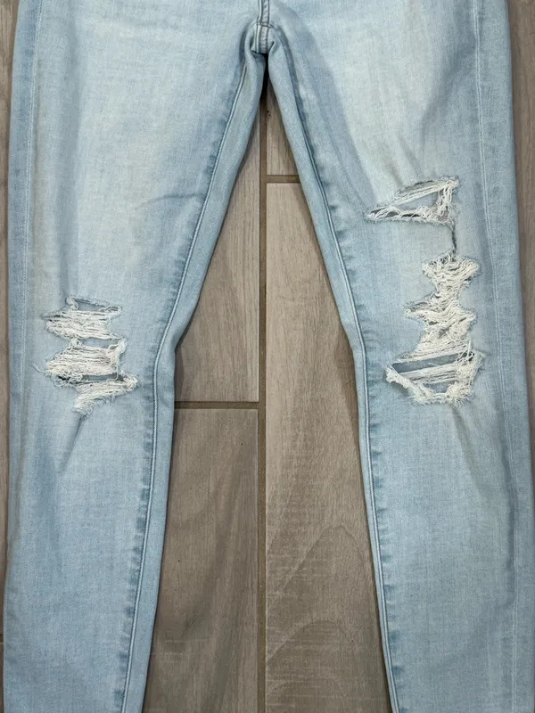 American Eagle Outfitters Light Blue High-Rise Distressed Ankle Jeans size 4S - Image 4