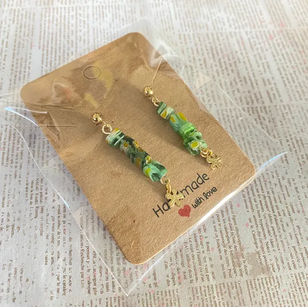 Handmade irregular green glass beads & stainless steel floral dangle earrings NEW gift💚 - Image 3
