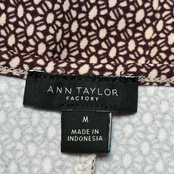 Ann Taylor Womens Blouse Brown Stretch Geometric Long Split Hem Sleeve Top M - Image 5