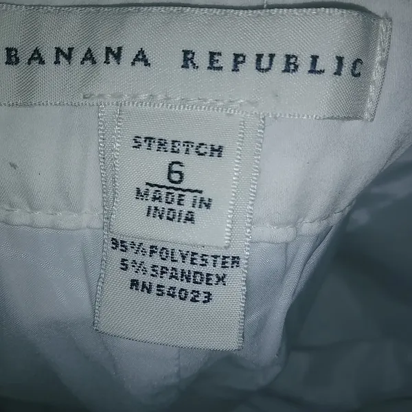 Banana Republic 6 High Rise Stretch Bermuda White Shorts - Image 8