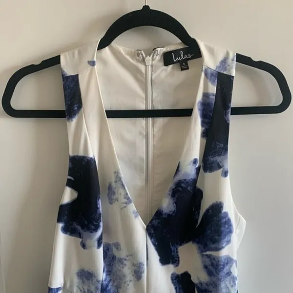 LULU’S Seeing Chic Floral V-Neck Dress Size S - Image 5