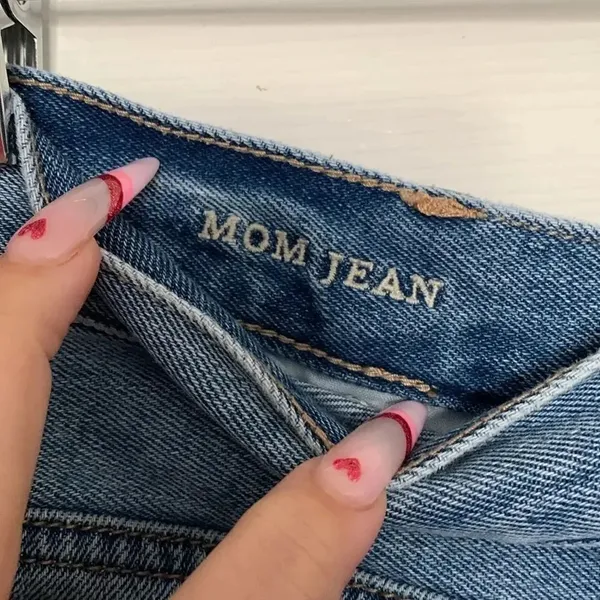 American Eagle Distressed Mom Straight Jeans Blue Size 16 - Image 4