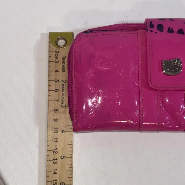 Hello Kitty Vintage Y2K 2009 Loungefly‎ Wallet Pink Patent Leather Collectible - Image 8