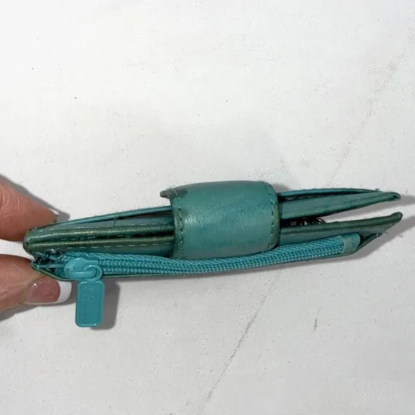 Buxton‎ Top Grain Cowhide Leather Minimalist Designer Turquoise Folding Wallet - Image 6