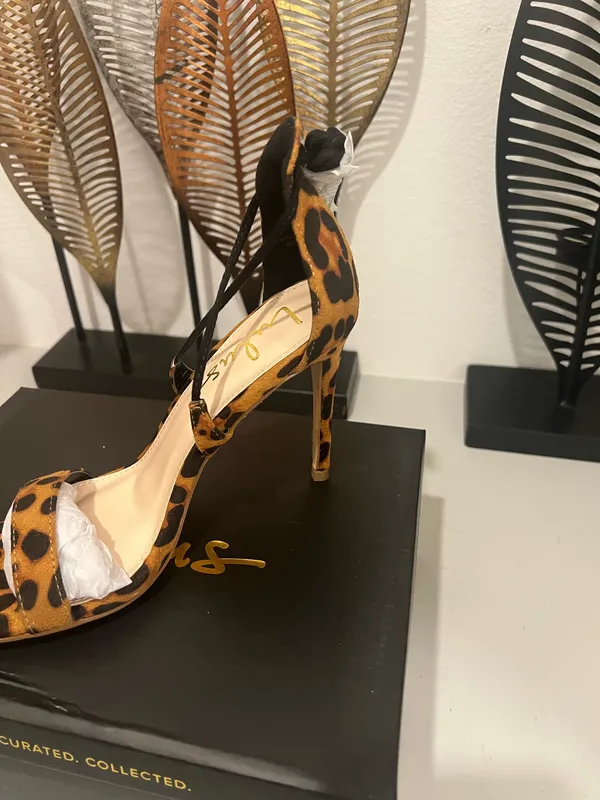Leopard Print Women's Heels by Lulus Size 7 - Image 4