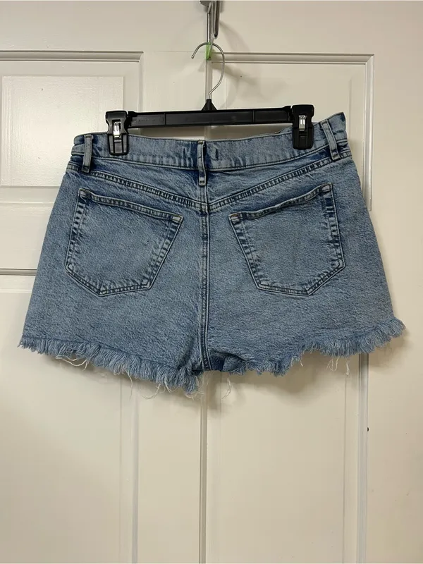 LOFT Wash Denim Frayed Hem Shorts - Image 3