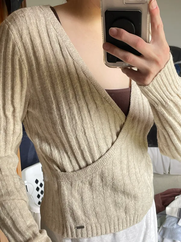 Hollister Cross Front Sweater - Image 2