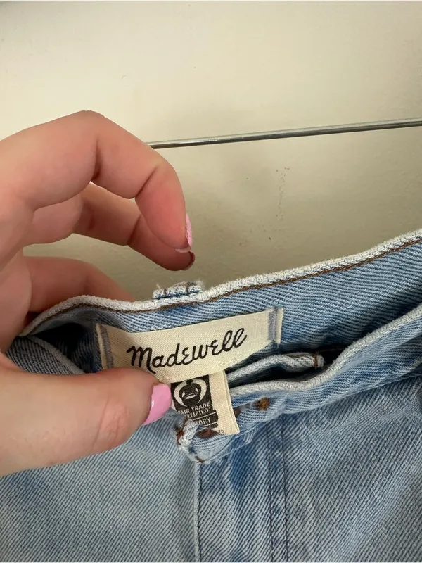 Madewell Relaxed Mid Length Light Wash Denim Shorts Size 32 Women's - Image 4