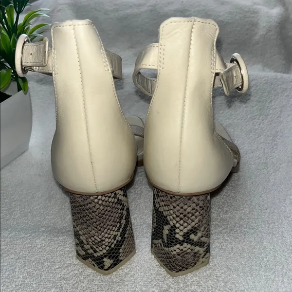 Dolce Vita Tan and Cream Heeled Sandals with Sculptural Heel - Image 4